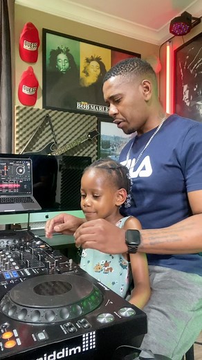 Class in session with our little prodigy 🙌🏽. Classes for kids aged 5 & up are available, click link in our bio to book 🔗. #TheDJClubHouse #HomeToProdigyDJs @djjozie | The DJ Club House