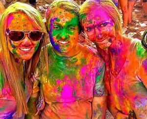 Festivals From Around The World That Share Resemblance With Holi | Herzindagi