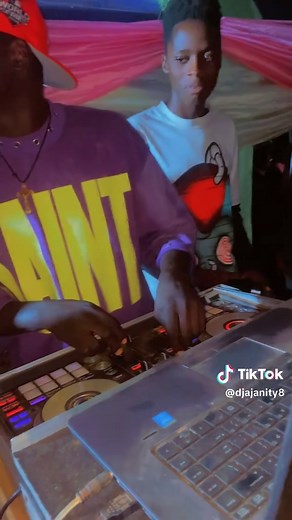 DJ Ajanity Xmas Mixtape: Top Hits and Downloads