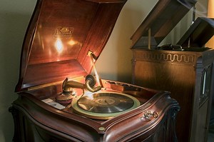 The Antique Victrola Record Player: An Icon in Sound | LoveToKnow