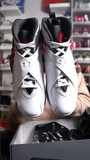 🐰🔥JORDAN 8 BUGS BUNNY CLOSER LOOK! Arguably one of most ICONIC Jordan 8 colorways to drop!👟💨