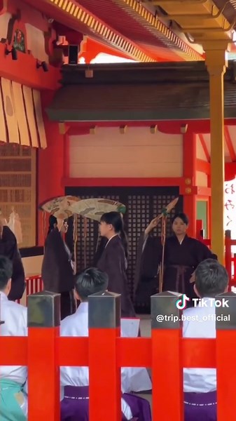 Discover the Enchanting Fushimi Inari Taisha Shrine in Kyoto