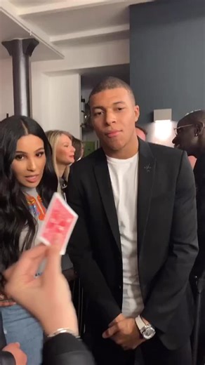 Kylian Mbappé et sa Femme - Who is Mbappé's Wife?