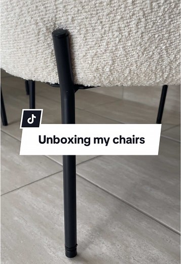 Lets unbox my occasional chairs from @decofurn.the assembling process was so smooth abd straightforward. Im obsessed with my chairs.😍 Turning my apartment into a home is coning alone nicely. #livingalone #decofurn #unboxin #homedecor #homeimprovement