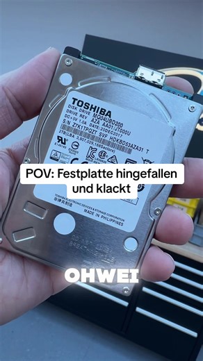 💀📉 Toshiba MQ04UBD200 ist gefallen → klackt → Kopfschaden. Wenn deine HDD klackt: STOPP. Nicht weiter starten, nicht scannen, nicht „noch einmal kurz“. ⚠️ Was wir gemacht haben bei RESQ: 🔬 Head-Swap (Kopfsystem ersetzt) 🛠️ Firmware-Fix/Mod (Zugriff stabil gemacht) 💾 Sektorweises Cloning ✅ 100% geklont – alle Daten gerettet 💥🟩 📲 WhatsApp: https://wa.me/4915129671075 🌐 https://www.resq-repair.com #datenrettung #toshba #toshiba #mq04ubd200 #festplatte #hdd #kopfschaden #headswap #firmware 