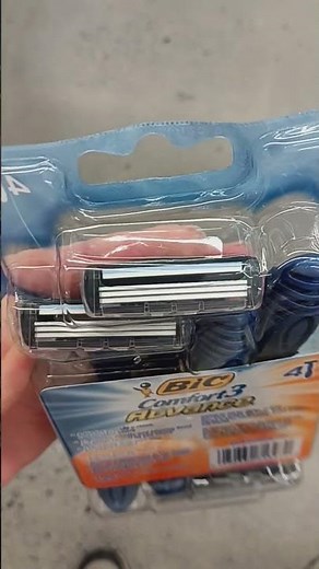 BIC Comfort 3 Advanced Men's Disposable Razor, Triple Blade, For a Simple Shave Review
