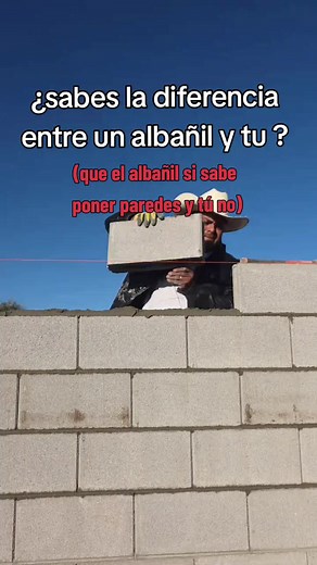 Diferencia entre un albañil y tú — chiste corto Free Fire