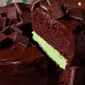 Tag the Andes Mints lover who would rather have this than birthday cake. Full recipe: http://dlsh.it/00Sm5T3 | Delish