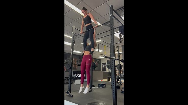 Moms take fitness to the next level with epic partner workout challenge