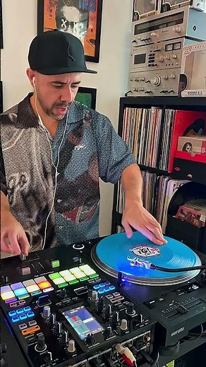 Scratch practice on vinyl record 🔥 #djshock #vinyldj #scratch #scratchdj