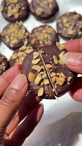 This no-bake Peanut Butter Cracker Sandwiches recipe will allow you to make an awesome snack or dessert using 3 to 4 simple ingredients without doing much! Recipe: https://plantbasedonabudget.com/peanut-butter-cracker-sandwiches/ | Plant-Based on a Budget