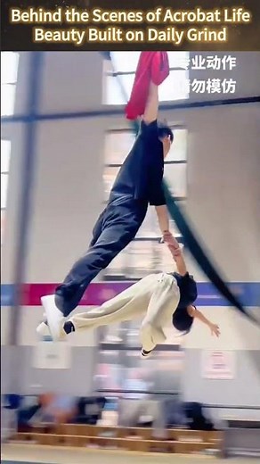 Beautiful training scene of acrobats | Amazing Chinese #shorts