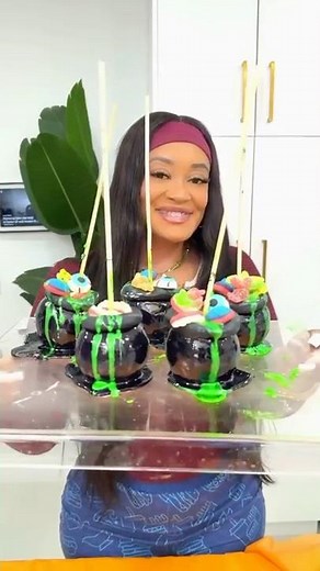 Black Cauldron Candy Apples 🍏