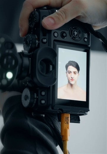 No queríais artistas comprometidos con su arte?? Última parte del SHOOTING de la portada de mi próximo EP: NINTÆ. Disponible en todas las plataformas el 20 de FEBRERO. Link en bio!!! #caerlos #music #viral #artistaemergente