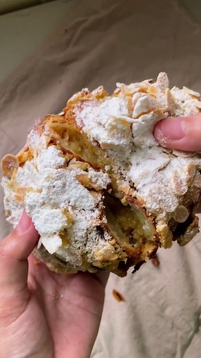 Delicious Almond Croissant Recipe with Almond Cream and Sliced Almonds