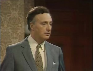 Yes Minister explains the EEC (EU)