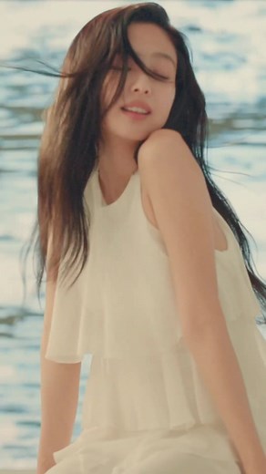 Jennie Hera Glow Flow Makeup Tutorial