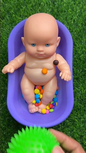 Cute Bathtub Doll Bath Time Fun 🛁 | Baby Doll Washing & Playing Toys | Kids Cartoon Video #rainbow