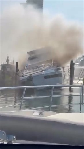 WATCH: A total of six Miami-Dade Fire Rescue units joined Miami Beach and city of Miami firefighters to battle a fire on a 60-foot yacht on Saturday morning. Video courtesy: Alisson Guzman Click here for the latest details: https://tinyurl.com/4ntammtn?utm_source=facebook&utm_medium=social&utm_campaign=snd&utm_content=wplg10 | WPLG Local 10