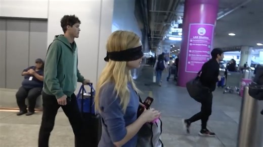 ADDISON RAE SCENE PACKS on Instagram: "blindfold video + other paparazzi vids folder folder link in highlight too - https://mega.nz/folder/roRhABJS#CyQ-cANovvCoACEh-_4t9g"