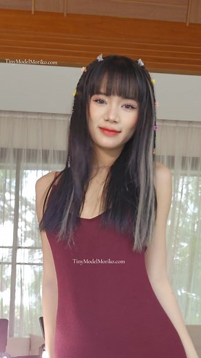 Explore Tiny Model Moriko's Captivating Dance Videos