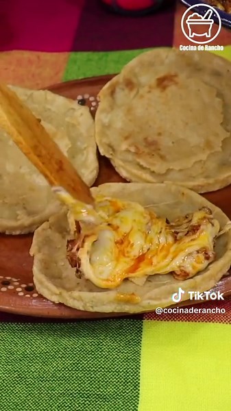 Deliciosos Sopes de Choriqueso para Compartir