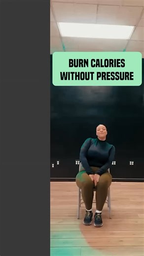 No floor moves. No pressure. Just fun & results ✨ Chair dancing is our new favorite therapy 💃 https://everdance.net/?r=Akilah_org&t=purple&utm_source=reels74&utm_medium=org #DanceWorkout #ChairDance #BodyPositiveFitness #Over50Fitness | Everdance App