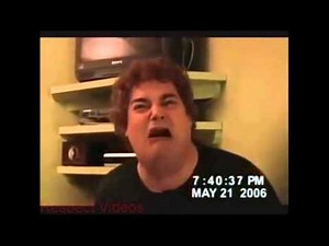 Guy pees himself while playing scary maze game !XDVERY FUNNY!
