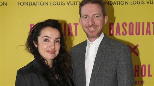 L'actrice Isabelle Vitari regarde une célèbre émission de télé-réalité en cachette