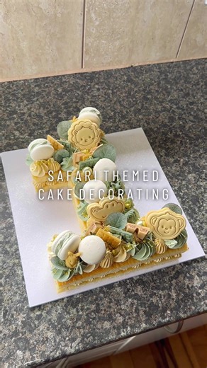 Safari Themed Cake Decorating Tutorial