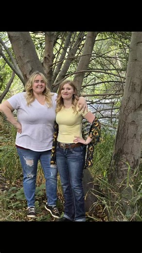 My baby is a senior this year, and I can't believe how fast time has gone. My little girl is a beautiful woman now .I blinked, and here we are! These are just a few pictures we got. I loved that we did a mom and daughter session as well. | Andrea Parkins