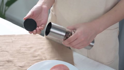 Professional 2 in 1 Salt and Pepper Grinder Set Manual Stainless Steel and Labour-saving Salt Mill Shakers Refillable Spice Grinder Adjustable Coarseness