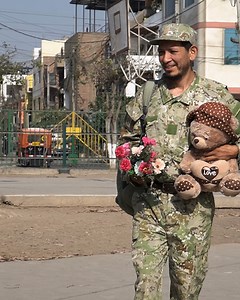 57K views · 720 reactions | Militar tenía 2 años sin ver a su novia y cuando regresó la encontró.. | Videos de Amor y Reflexión | Facebook