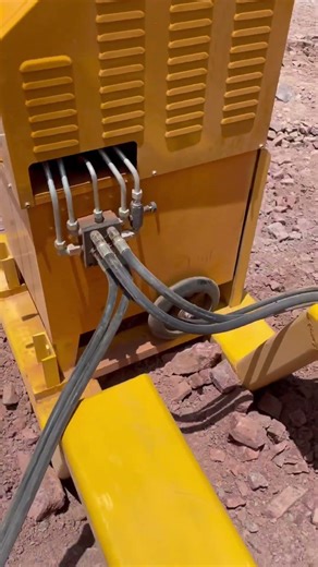 Hydraulic DTH driller in San Luis La Paz, Mexico