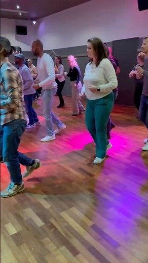 Let’s feel the salsa flow in their first salsa class! New dancers here 😎