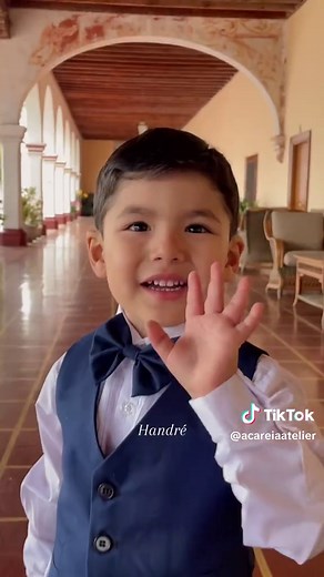 Ternos Elegantes para Niños: Colección Exclusiva
