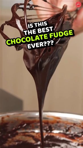 How to *Make Chocolate Fudge Recipe* • 1 ½ cup evaporated milk • 3 eggs yolk • 300g sugar • 80g cocoa powder (sifted) • 90g corn starch • 160ml water • 100g butter Method: 1. Using double boil method, in a bowl, whisk evaporated milk, eggs yolk, sugar, cocoa powder all together until blended (Mixture A) 2. In another bowl, whisk corn starch and water together until well dissolved (MIxture B). 3. Add Mixture B into Mixture A and keep stirring until thicken using double boil. 4. Once thicken, take