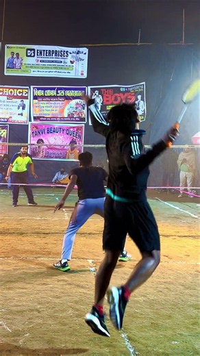 #outdoorbadminton #badmintonhighlights #badmintonlovers #badmintonindonesia #trickshots #shorts #bwf