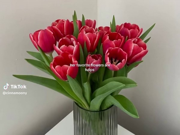 Discover the Beauty of Tulips in Flower Arrangements