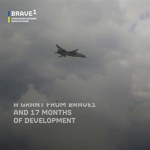 The first Ukrainian glide bomb from @BRAVE1ua is ready for combat deployment. Development took 17 months. The warhead weighs 250 kg. The Ukrainian glide bomb features a unique design created specifically for the realities of modern warfare. Pilots are currently rehearsing combat scenarios and adapting the new weapon system for use in real wartime conditions. Soon, Ukrainian glide bombs will be striking enemy targets.