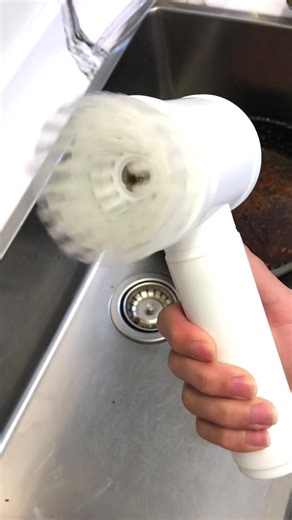 The best cleaning tool!😍 link in bio! This Era Clean saves you time and energy, it is a cleaning hack! It has many 6 attachements for different surfaces. Makes you motivated to do the dishes. Get yours now ! #cleaning #viral #cleaninghack #tiktokmademebuylt #musthave