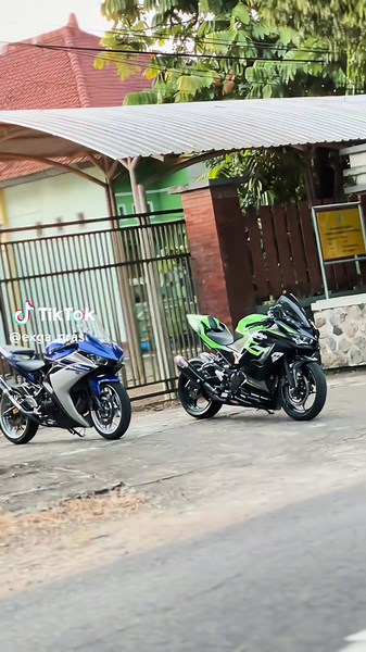 Comparing New Ninja 250 and CBR250RR: A Detailed Review