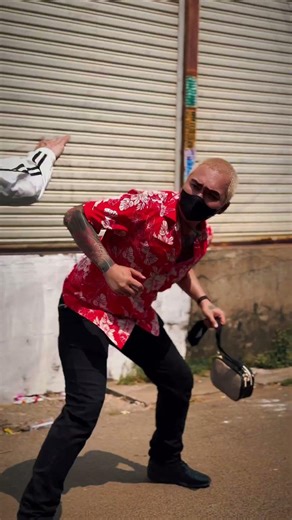 Helps the girls [KINDNESS BOSS] #beneagle #comedy #martialarts #shorts #viral
