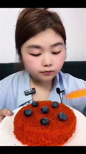 FOOD EATER ASMR