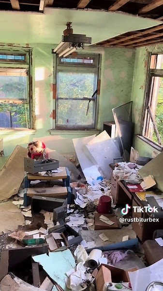 Exploring a Terrifying Abandoned Church in Pittsburgh