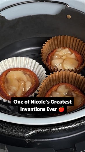 Easy as (apple) pie!🍎 This two-ingredient fall treat comes together in the air fryer within five minutes! Try it, and thank Nicole later! 😉 For the full details on this recipe, click the link in the @allrecipes bio. 🧑‍🍳: @nicolemcmom #littledebbie #oatmealcremepie #applepie #pie #falldessert