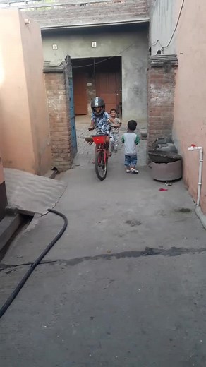 R2F (@round2friend)’s videos with original sound - R2F