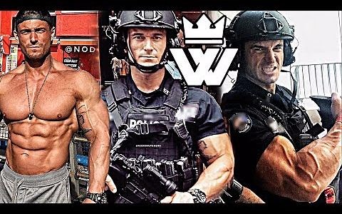 最强壮肌肉警察 一个干五个没问题