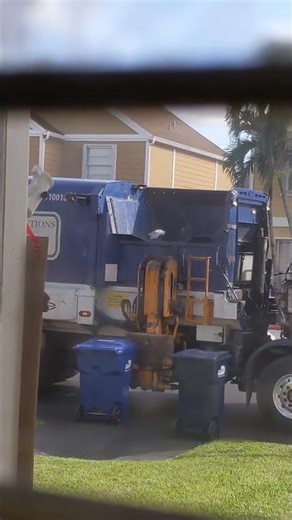 Waste Connections Autocar ACX Labrie Automizer (110018) with My OG Driver.