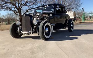 街头赛车的传奇始祖-1932 福特 V/8 雙門车